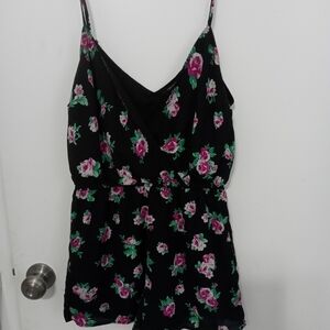 Forever 21 Women's Floral Romper. Spaghetti ?Straps